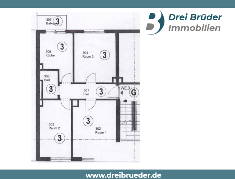 Grundriss einer Wohnung mit drei Zimmern: Raum 1, Raum 2, Raum 3, Küche und Bad sind klar eingezeichnet. Der Flur verbindet die Räume. Ein Balkon ist ebenfalls vorhanden. Ideal für Familien oder Wohngemeinschaften.