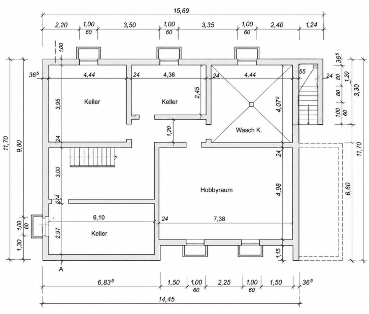 Der Grundriss eines Hauses zeigt verschiedene Räume, darunter Keller, einen Hobbyraum und einen Waschraum. Maßangaben sind deutlich zu erkennen, und die Anordnung der Räume ist übersichtlich dargestellt. Insgesamt bietet der Plan eine klare Übersicht über die Raumaufteilung.